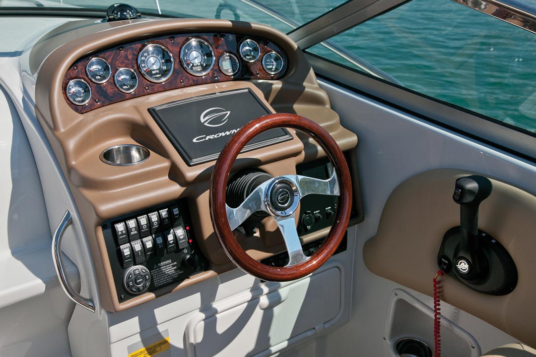 crownline-boats-cruiser-cr-264cr-feature-18